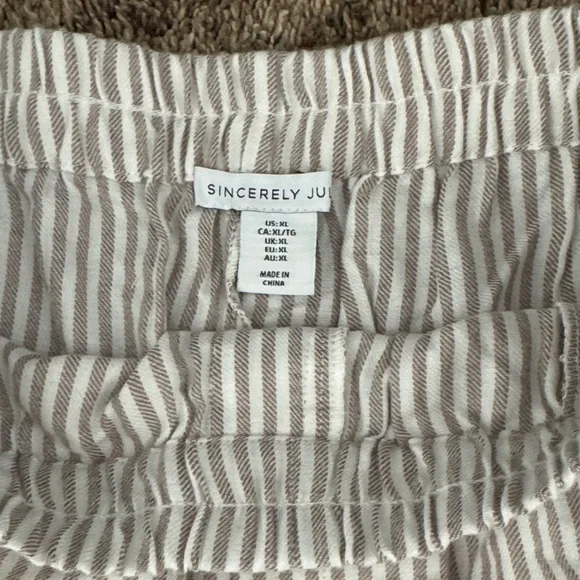 Sincerely Jules White and Gray Striped Pajama Pants - Picture 3 of 4